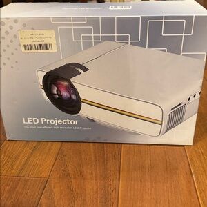 Electronic   Mini Led projector high resolution. Specifications in photos